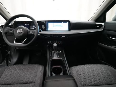 Certified 2025 Nissan Kicks SV image 5