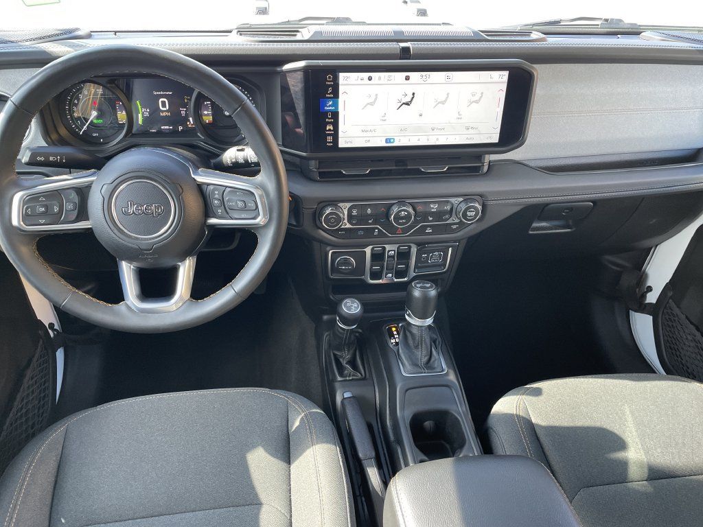 Certified 2024 Jeep Wrangler Unlimited Sahara AWD/4WD image 15