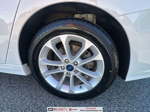 Used 2020 Ford Fusion SE image 18