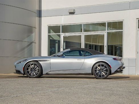 Used 2020 Aston Martin DB11 Volante image 21
