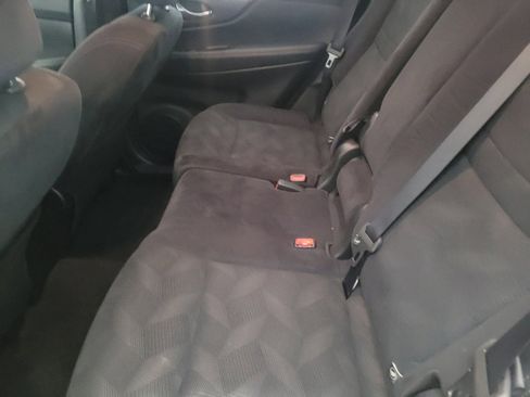 Used 2016 Nissan Rogue S FWD image 18