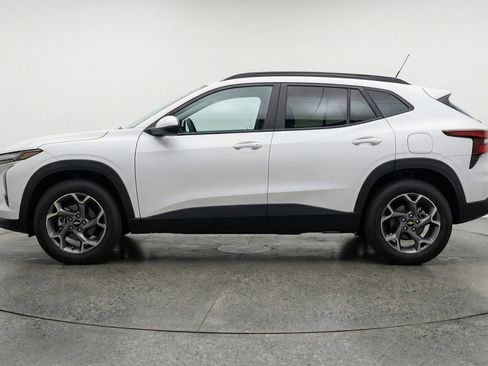 Used 2025 Chevrolet Trax LT image 5
