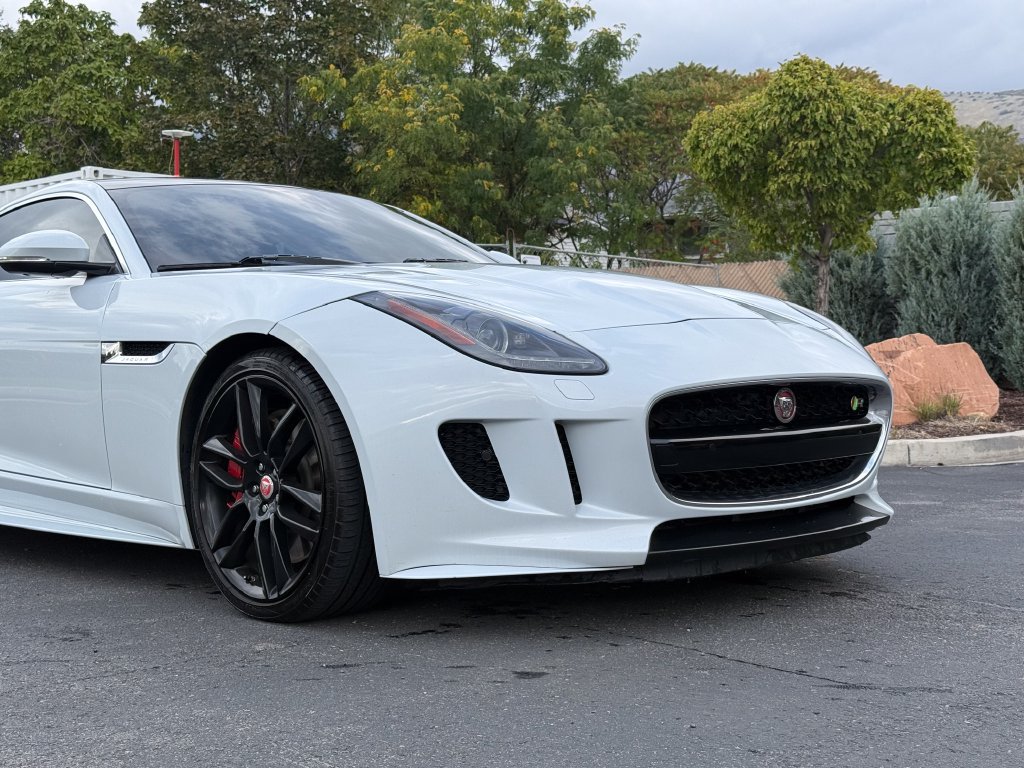 Used 2016 Jaguar F-TYPE R AWD/4WD image 17