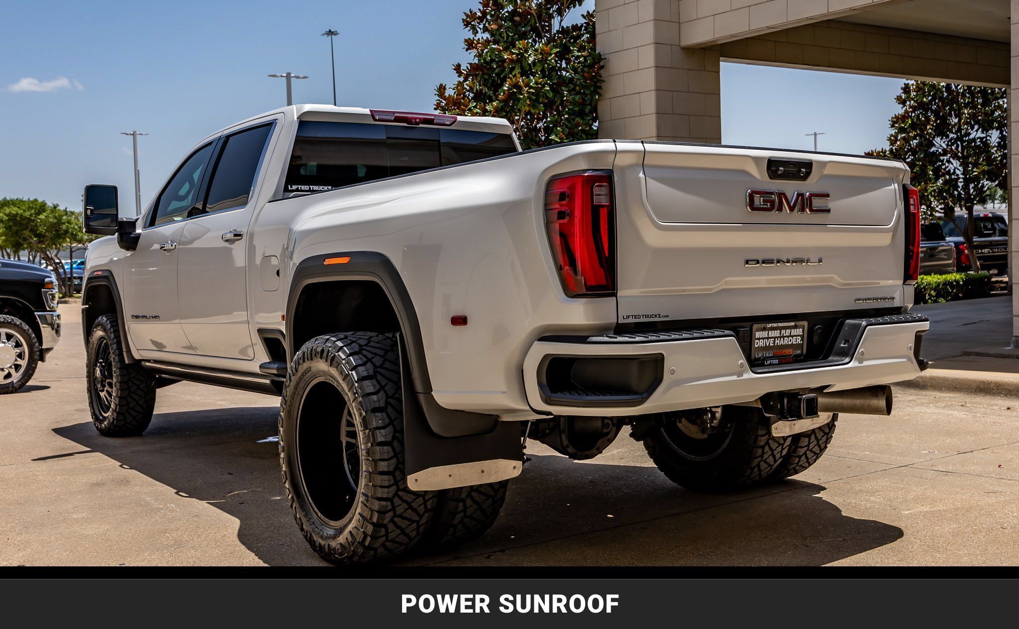 Used 2024 GMC Sierra 3500 Denali w/ Technology Package AWD/4WD image 7