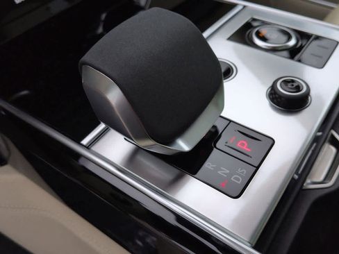 Used 2023 Land Rover Range Rover SE image 34