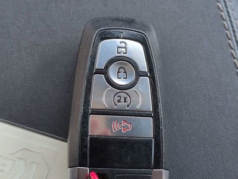 Used 2025 Ford Bronco Badlands AWD/4WD image 29