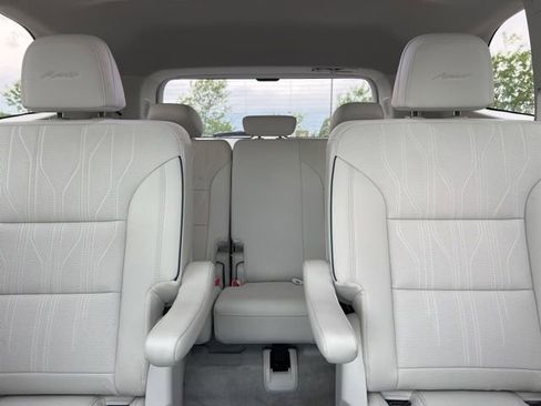 Used 2026 Buick Enclave Avenir w/ Super Cruise Package AWD/4WD image 14