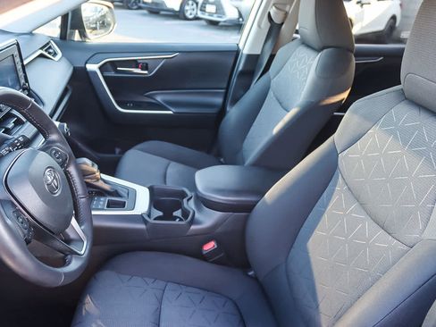 Used 2020 Toyota RAV4 XLE image 16