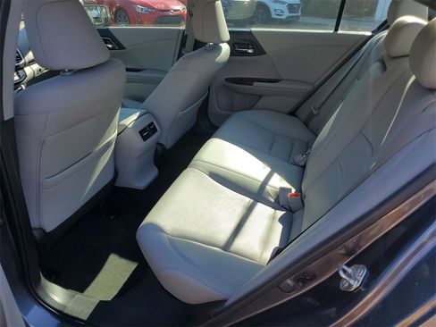 Used 2017 Honda Accord EX-L image 12