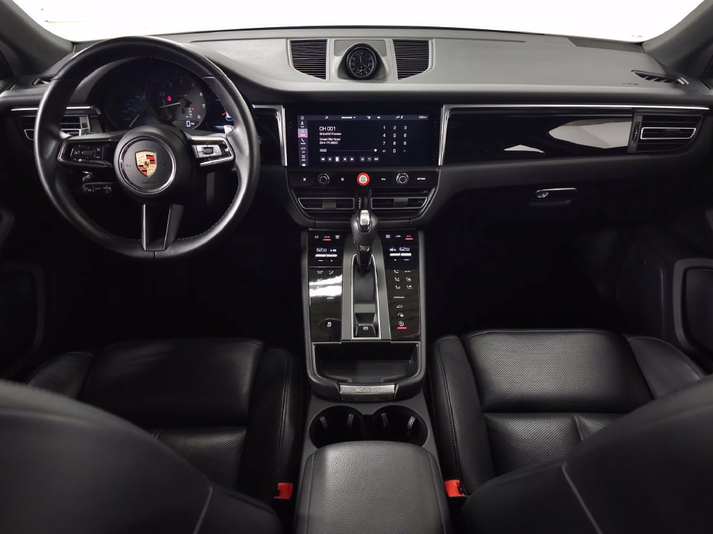 Used 2024 Porsche Macan AWD/4WD image 15
