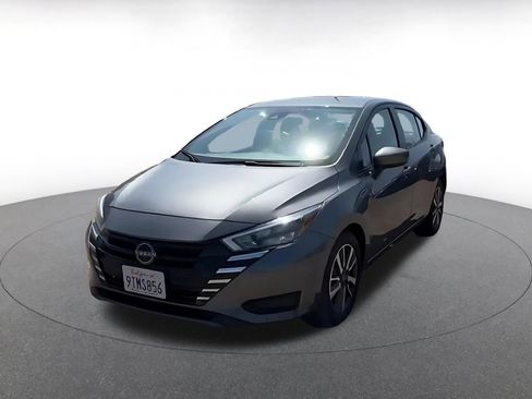 Used 2025 Nissan Versa SV FWD image 7