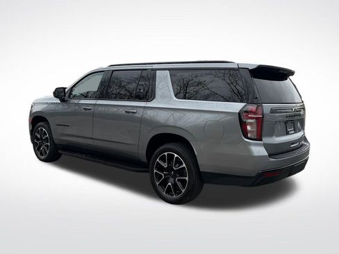 Used 2023 Chevrolet Suburban RST AWD/4WD image 3