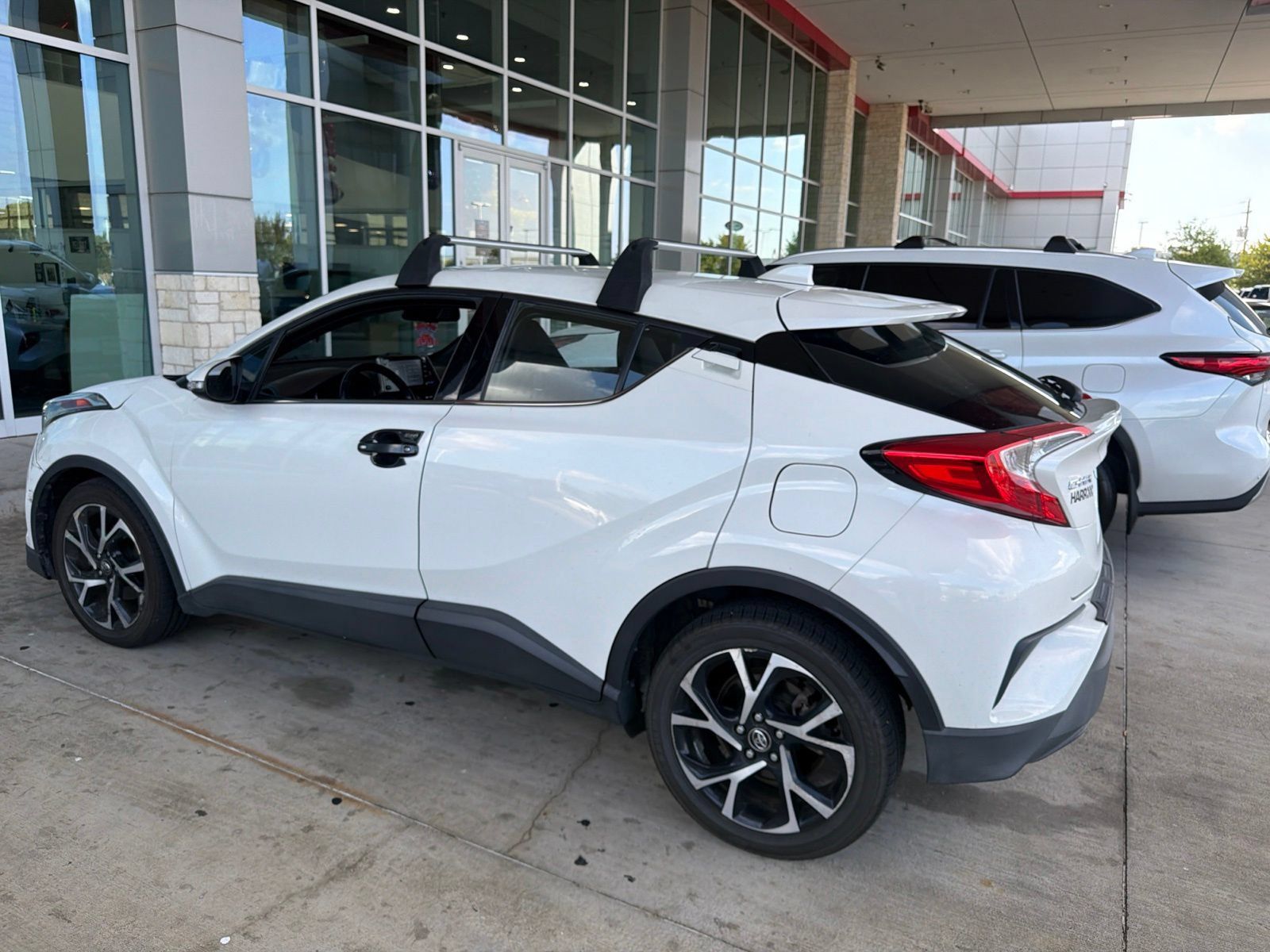 Used 2019 Toyota C-HR Limited FWD image 14