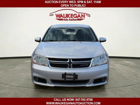 Used 2011 Dodge Avenger Lux FWD image 2