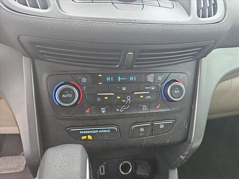 Used 2018 Ford Escape SE w/ SE Sync 3 Package image 16