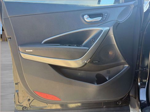 Used 2018 Hyundai Santa Fe Limited FWD image 12