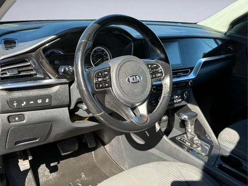 Used 2021 Kia Niro LXS FWD image 12