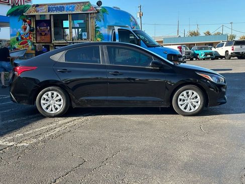 Used 2020 Hyundai Accent SE image 4
