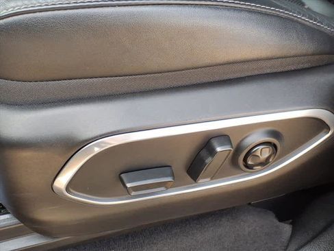 Used 2024 Jeep Wagoneer L Series III w/ Flexible Seating Group image 16