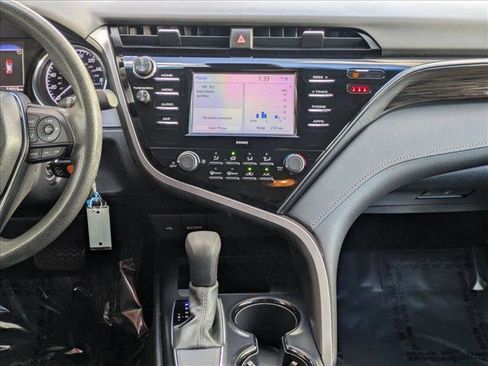 Used 2020 Toyota Camry LE image 13
