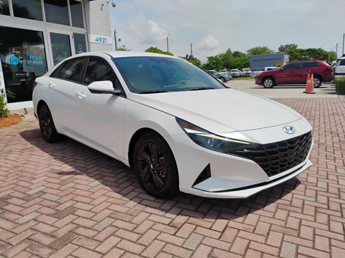 Used 2023 Hyundai Elantra SEL FWD image 22
