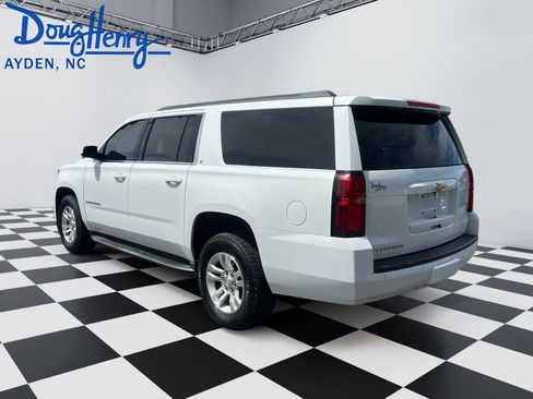 Used 2018 Chevrolet Suburban LT RWD image 3
