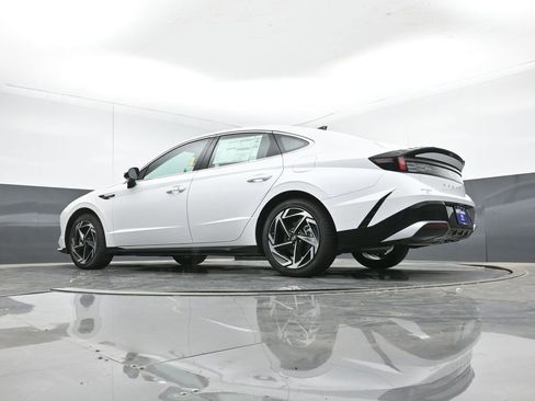 New 2026 Hyundai Sonata SEL FWD image 12