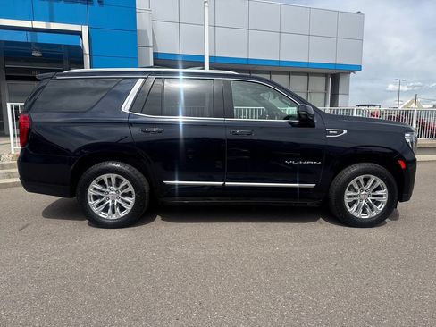 Used 2023 GMC Yukon SLT w/ SLT Premium Package AWD/4WD image 6