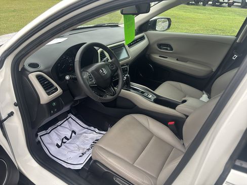 Used 2018 Honda HR-V EX-L image 9