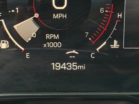 Used 2025 GMC Yukon Denali image 16