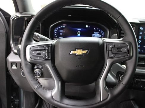 Used 2025 Chevrolet Silverado 1500 LTZ AWD/4WD image 39