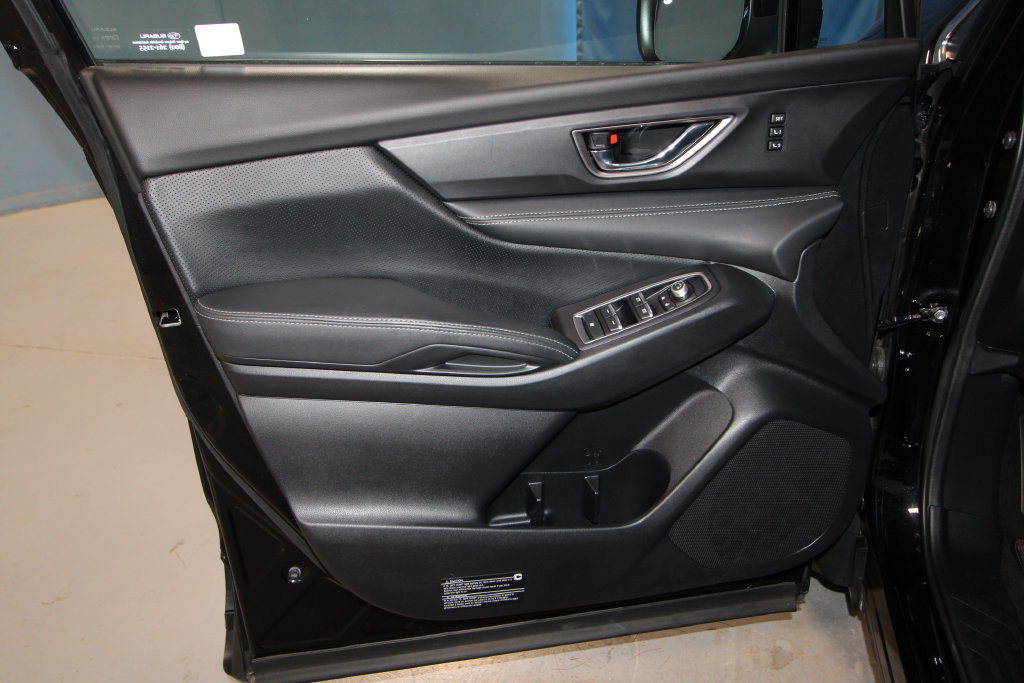 Used 2023 Subaru Ascent Limited AWD/4WD image 5