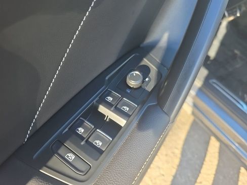 Certified 2024 Volkswagen Tiguan SE R-Line image 11