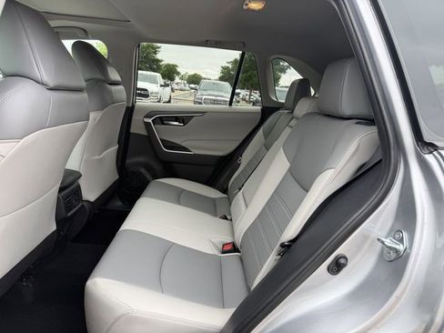 Used 2021 Toyota RAV4 XLE Premium FWD image 27