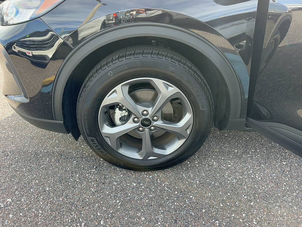 Certified 2025 Ford Escape ST-Line w/ Equipment Group 301A FWD image 32