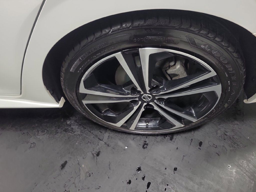 Used 2022 Nissan Sentra SR FWD image 12
