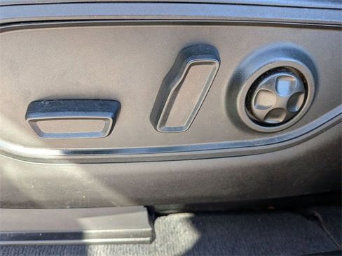 Used 2023 Jeep Grand Cherokee L Laredo image 13