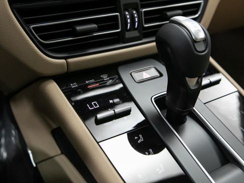New 2026 Porsche Macan AWD/4WD image 28