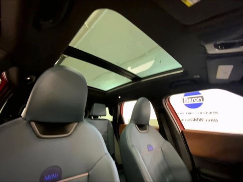 Used 2025 MINI Cooper Countryman S w/ Comfort Package Max image 13