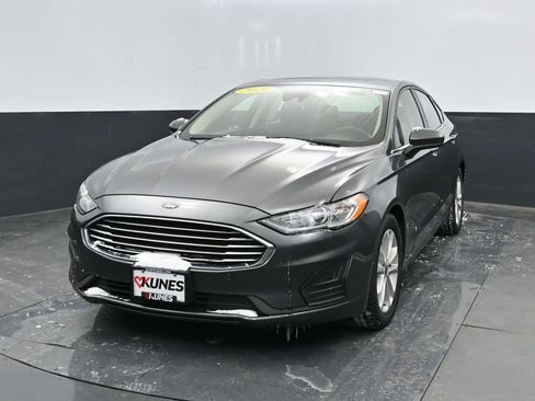 Used 2020 Ford Fusion SE image 8