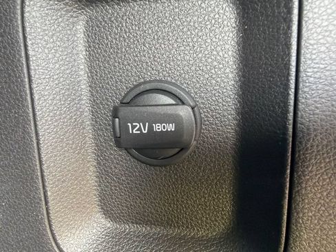 Used 2023 Kia Carnival LX FWD image 10