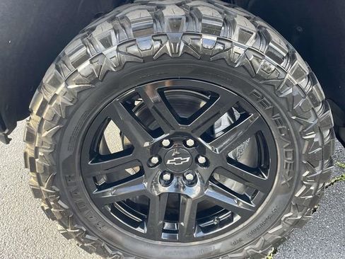 Certified 2024 Chevrolet Silverado 1500 Custom Trail Boss w/ LPO, Dark Essentials Package image 8