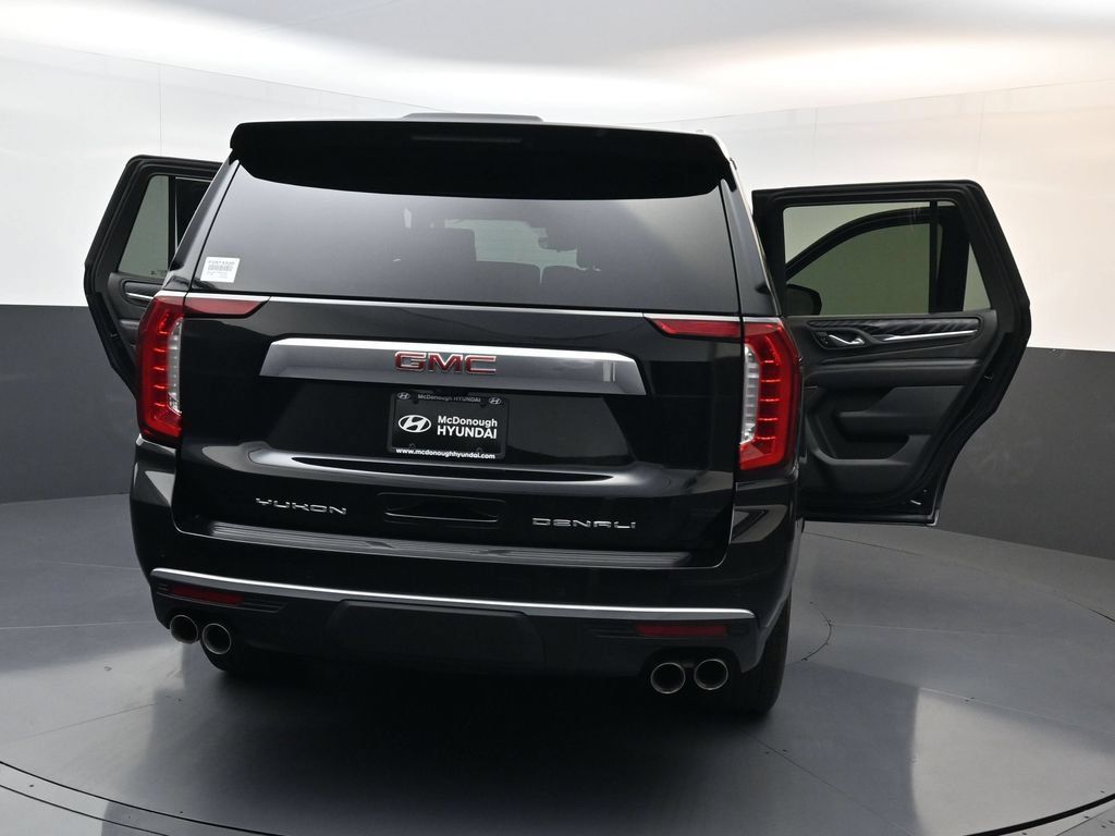 Used 2024 GMC Yukon Denali w/ Advanced Technology Package AWD/4WD image 31