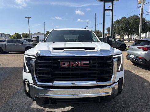 Used 2025 GMC Sierra 2500 Pro w/ Convenience Package AWD/4WD image 2