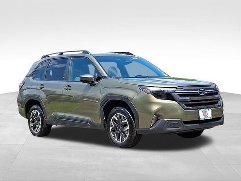 Used 2026 Subaru Forester Premium AWD/4WD image 1