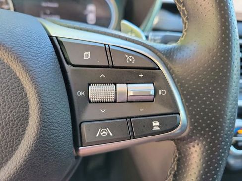 Used 2022 Genesis G70 2.0T w/ Prestige Package RWD image 30