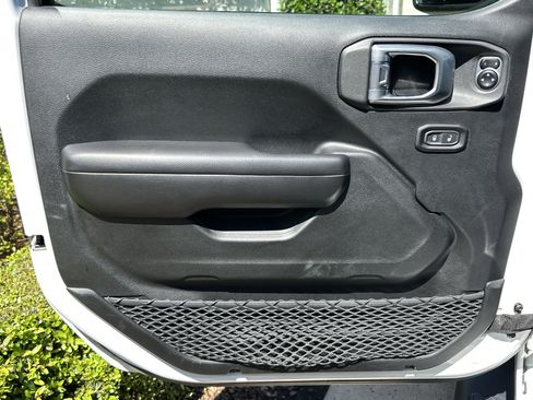 Used 2020 Jeep Wrangler Sport AWD/4WD image 13
