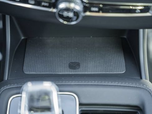 New 2027 Volvo XC90 B6 Plus AWD/4WD image 24