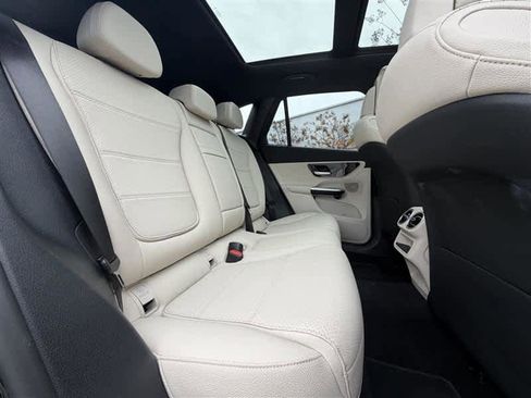 Used 2024 Mercedes-Benz GLC 300 GLC 300 image 9