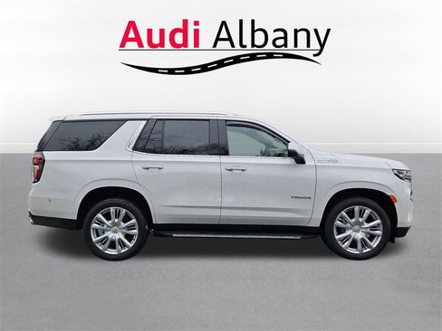 Used 2022 Chevrolet Tahoe High Country image 3